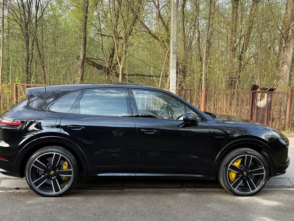 2019 Porsche Cayenne Turbo S E-Hybrid III, чёрный, 12300000 рублей - вид 6