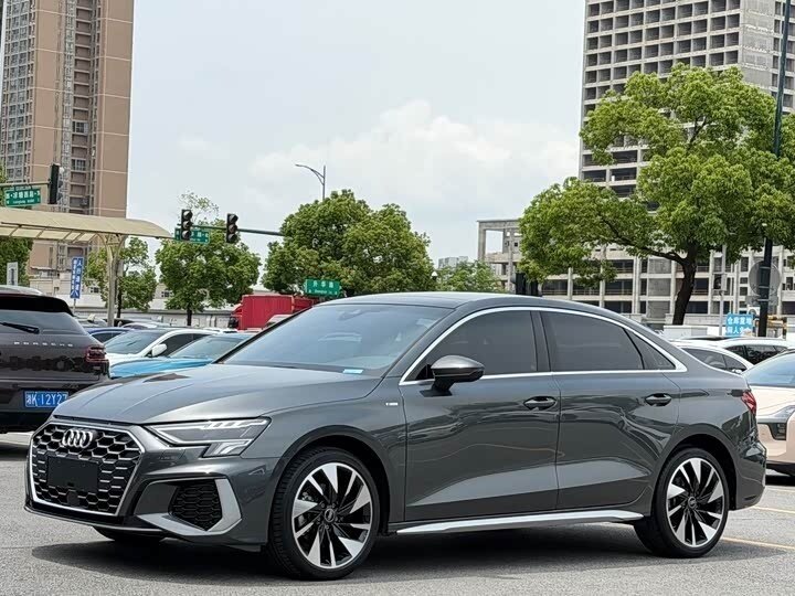 Открыть фотографии: Audi A3 IV (8Y)
