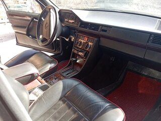 1993 Mercedes-Benz E-Класс 250 Long I (W124), чёрный, 1500000 рублей, вид 3
