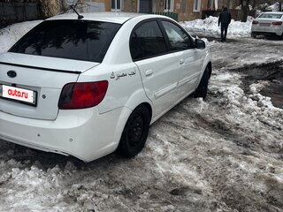 2011 Kia Rio II Рестайлинг, белый, 190000 рублей, вид 3
