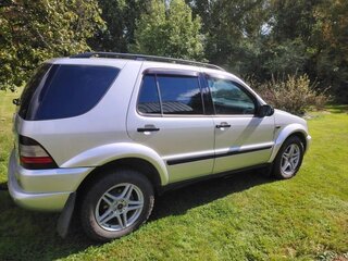 1998 Mercedes-Benz M-Класс 320 I (W163), серебристый, 750000 рублей, вид 5