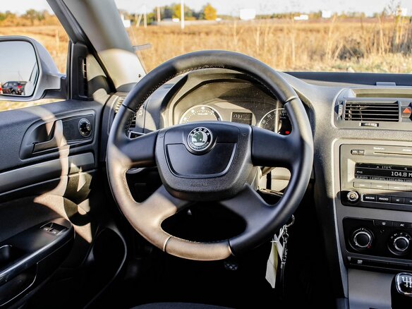 2011 Skoda Octavia II (A5) Рестайлинг, серебристый - вид 13