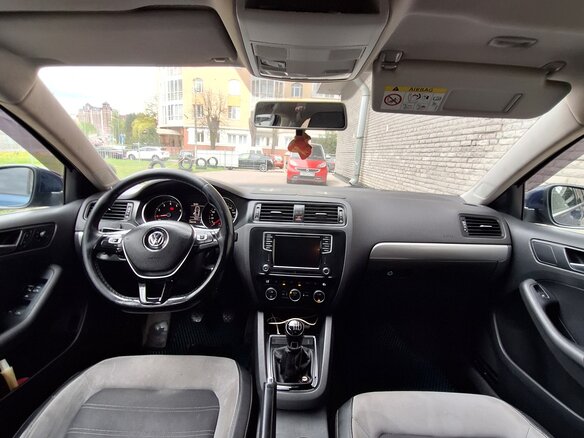 2016 Volkswagen Jetta VI Рестайлинг, синий, 550000 рублей - вид 6
