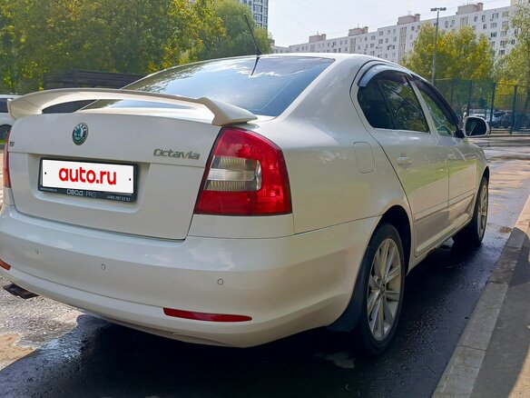 2011 Skoda Octavia II (A5) Рестайлинг, белый, 650000 рублей - вид 3
