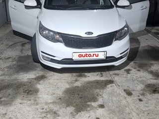 2017 Kia Rio III Рестайлинг, белый, 850000 рублей, вид 4