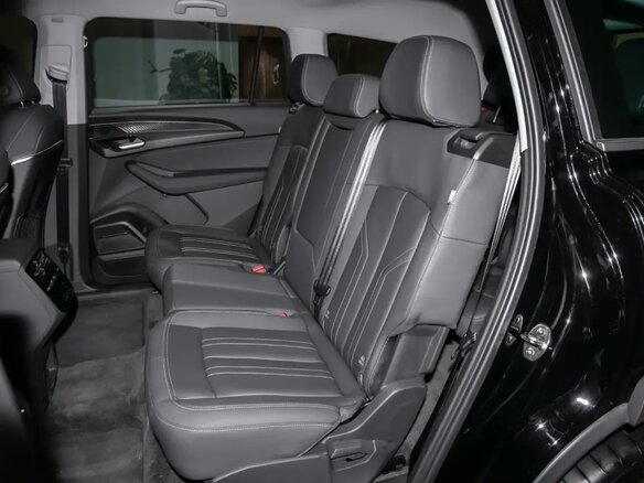 2026 Audi Q6 45 TFSI, чёрный - вид 18