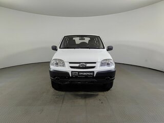 2015 Chevrolet Niva I Рестайлинг, белый, 675000 рублей, вид 2
