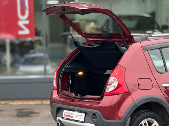 2013 Renault Sandero Stepway I, красный, 739000 рублей - вид 6