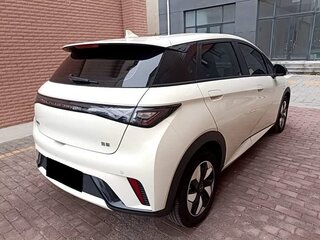2025 BYD Dolphin 44.9 kWh I, белый, 1749000 рублей, вид 3