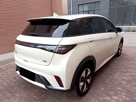 2025 BYD Dolphin 44.9 kWh I, белый, 1749000 рублей, вид 3