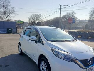 2018 Nissan Note e-Power II Рестайлинг, белый, 980000 рублей, вид 1