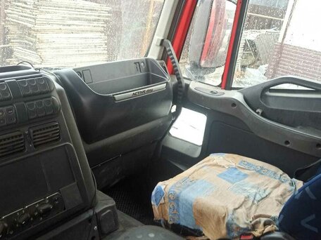 2013 Iveco Trakker, красный, 4300000 рублей, вид 3
