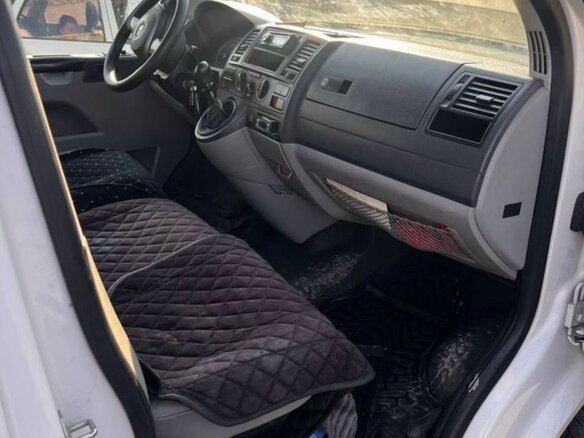 2011 Volkswagen Transporter, белый, 1300000 рублей - вид 5