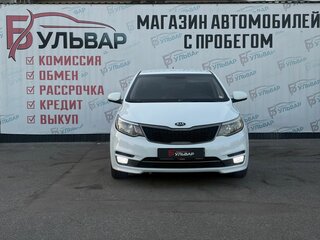 2016 Kia Rio III Рестайлинг, белый, 1010000 рублей, вид 2