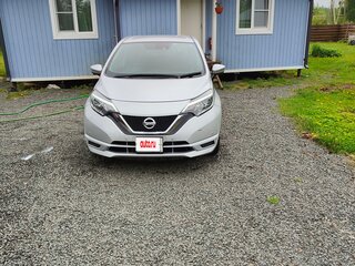 2020 Nissan Note II Рестайлинг, серебристый, 949000 рублей, вид 3
