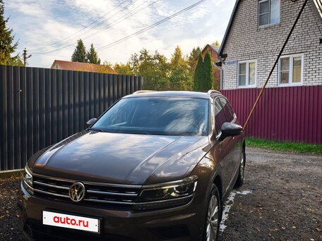 2017 Volkswagen Tiguan II, коричневый, 1949999 рублей, вид 3