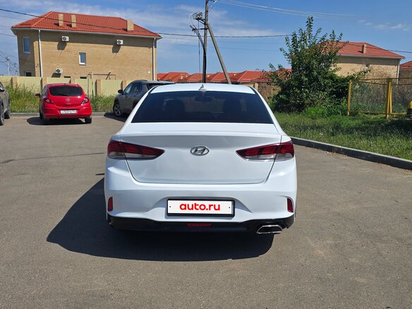 2019 Hyundai Sonata VII (LF) Рестайлинг, белый, 1315000 рублей - вид 2