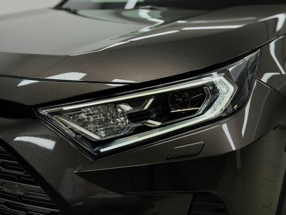2021 Toyota RAV4 V (XA50), коричневый - вид 7