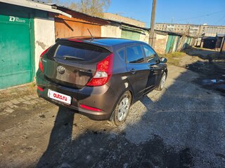 2015 Hyundai Solaris I Рестайлинг, коричневый, 950000 рублей, вид 2