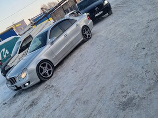 2008 Mercedes-Benz E-Класс 200 III (W211, S211) Рестайлинг, серебристый, 950000 рублей, вид 4