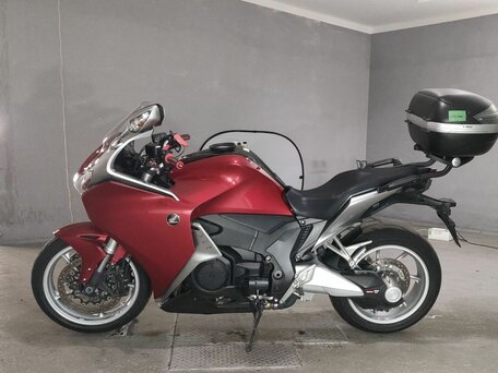 2011 Honda VFR 1200, красный, 799000 рублей, вид 2