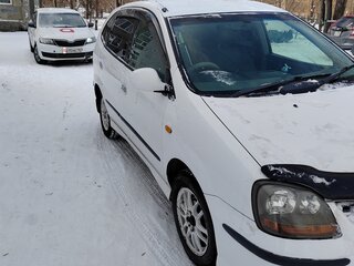 1999 Nissan Tino, белый, 320000 рублей, вид 1