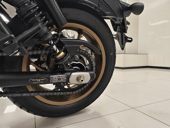 2026 Honda CMX 1100 Rebel, оранжевый, 1480000 рублей - вид 26