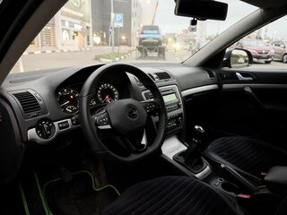 2010 Skoda Octavia II (A5) Рестайлинг, чёрный, 690000 рублей, вид 5