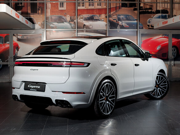 2026 Porsche Cayenne Coupé III Рестайлинг, серый, 24200000 рублей - вид 2
