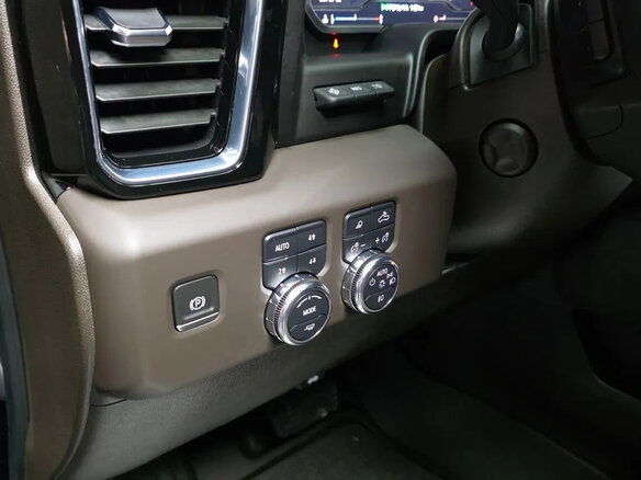 2023 GMC Sierra Double Cab IV Рестайлинг, чёрный, 6470000 рублей - вид 8