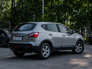 2012 Nissan Qashqai I Рестайлинг, серебристый, 900000 рублей, вид 2