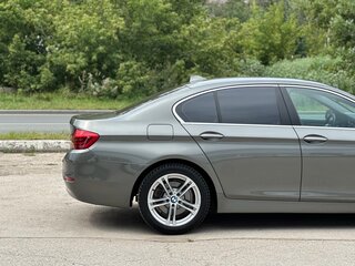 2014 BMW 5 серии 520i VI (F10/F11/F07) Рестайлинг, серый, 1950000 рублей, вид 5