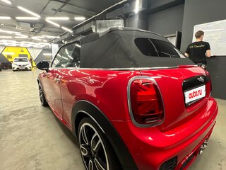 2019 Mini Cabrio JCW John Cooper Works III Рестайлинг, красный, 3490000 рублей, вид 5