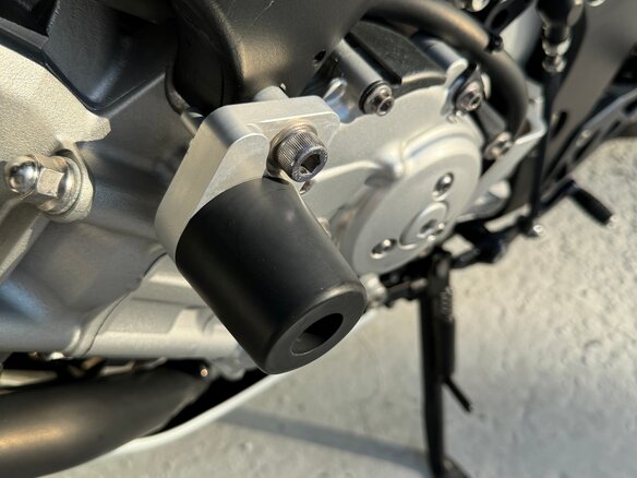 2011 Yamaha FZ1, белый, 700000 рублей - вид 33