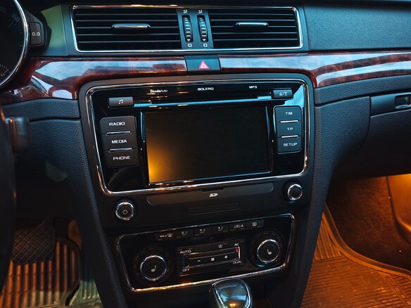 2012 Skoda Superb II, белый, 900000 рублей - вид 6