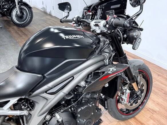 2018 Triumph Speed Triple, чёрный, 999000 рублей - вид 13