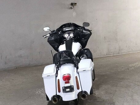 2012 Harley-Davidson CVO Road Glide, белый, 1430000 рублей, вид 4