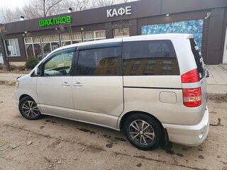 2002 Toyota Noah I (R60), серый, 870000 рублей, вид 5