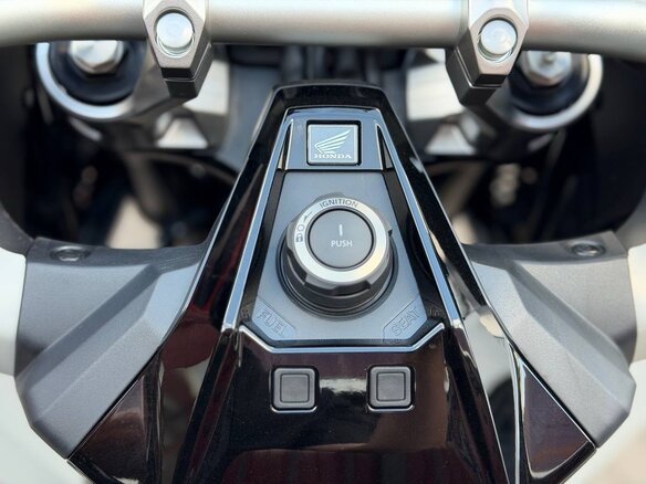 2026 Honda X-ADV, серебристый, 1550000 рублей - вид 6