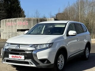 2019 Mitsubishi Outlander III Рестайлинг 3, белый, 1900000 рублей, вид 1