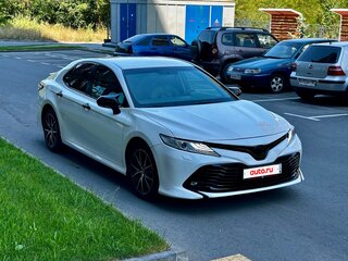 2019 Toyota Camry VIII (XV70), белый, 2049000 рублей, вид 3