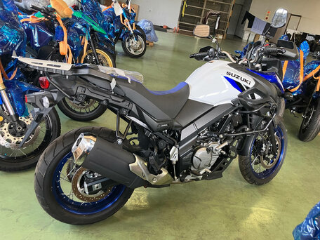 2024 Suzuki V-Strom DL 650, белый, 895000 рублей, вид 4
