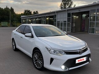 2015 Toyota Camry US Market VII (XV50) Рестайлинг, белый, 2550000 рублей, вид 3