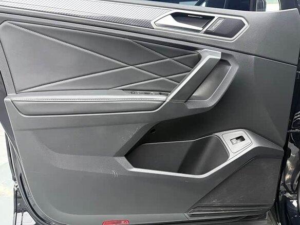 2022 Volkswagen Tiguan II Рестайлинг, чёрный, 2550111 рублей - вид 16