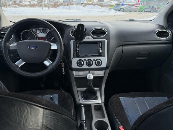2010 Ford Focus II Рестайлинг, серебристый, 450000 рублей - вид 5