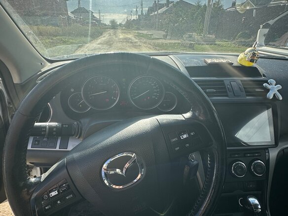2011 Mazda 6 II (GH) Рестайлинг, белый, 950000 рублей - вид 8