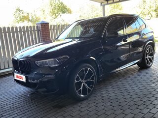 2019 BMW X5 40i IV (G05/G18), чёрный, 6000000 рублей, вид 3