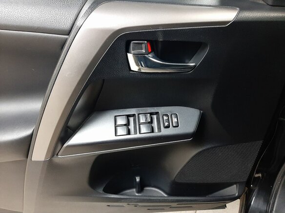 2015 Toyota RAV4 IV (XA40) Рестайлинг, чёрный, 2447000 рублей - вид 16