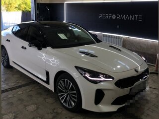 2019 Kia Stinger I, белый, 2860000 рублей, вид 1