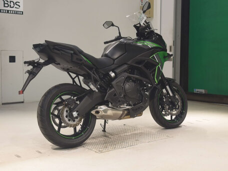 2025 Kawasaki Versys 650, чёрный, 890000 рублей, вид 4